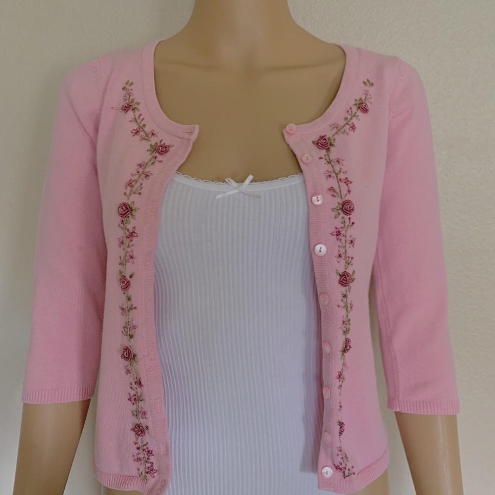 pink embroidered floral cardigan🎀